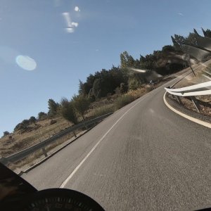 Curvas de Navalperal de Pinares a Hoyo de Pinares. BMW F 800 R.